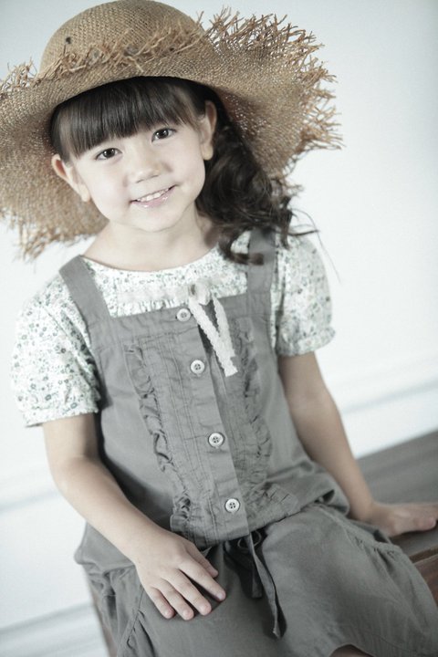 Ella統一多多星的宣傳照1