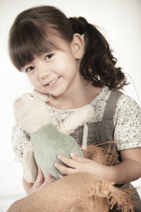 Ella統一多多星的宣傳照3