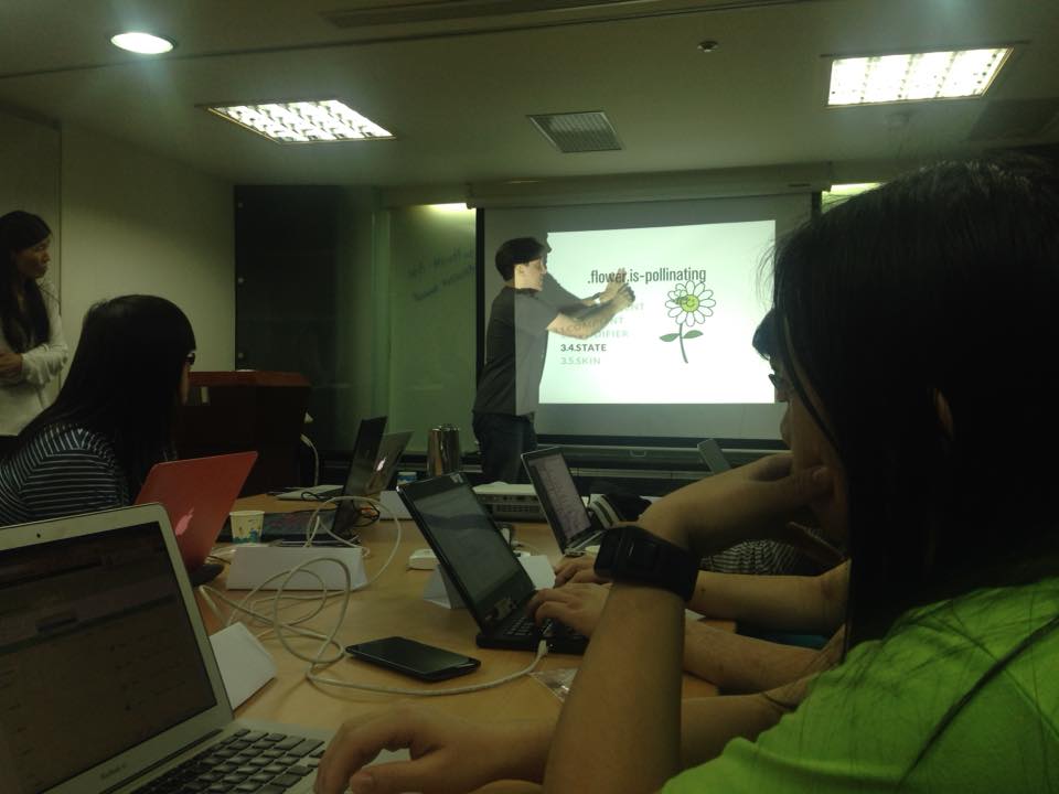 John and the flower - discussing CSS Component Design討論CSS Component Design