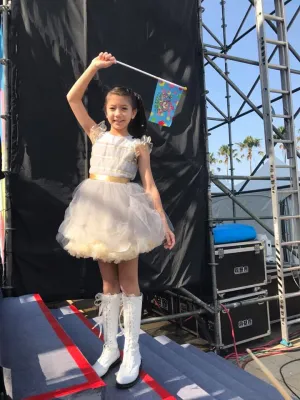 吳若瑄Ella2016年歲末在高雄夢時代大氣球遊行彩排時實況