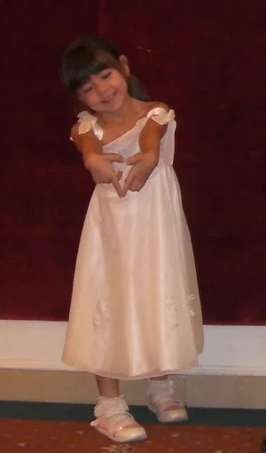  Ella(吳若瑄）送給你一個愛心