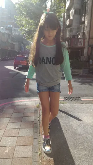 Ella吳若瑄 GapKidsXED 穿搭 Dance