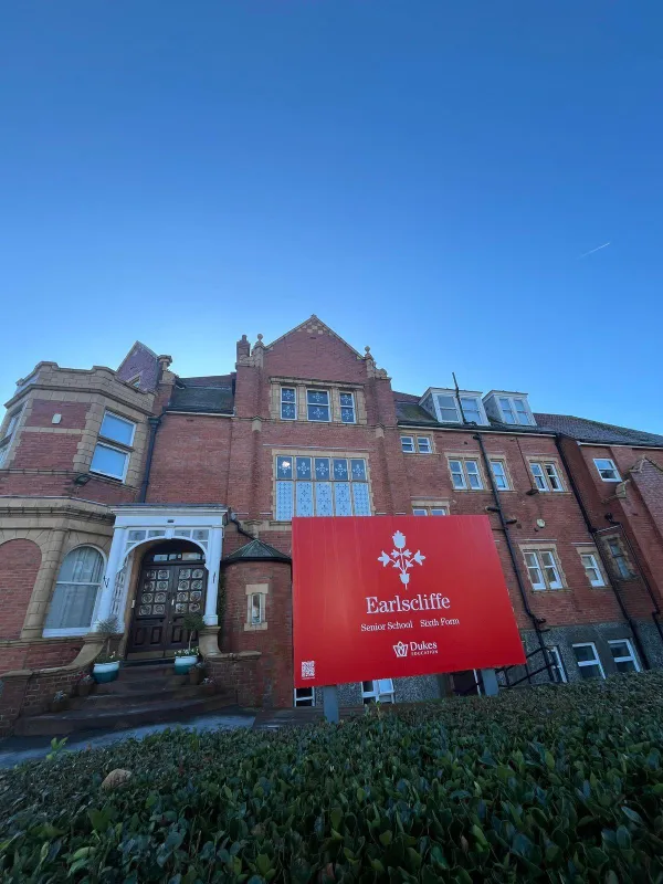 英國肯特郡的 Earlscliffe (厄爾斯克利夫學院)，將會是今年夏天最值得投資的教育機會